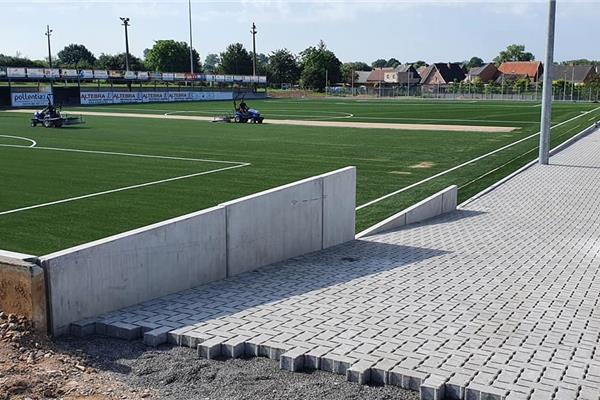 Rénovation terrain de football synthétique KFC Voorde-Appelterre - Sportinfrabouw NV